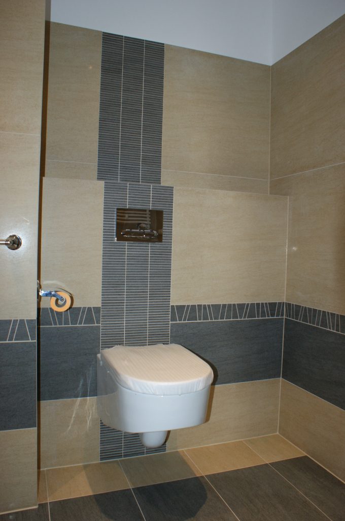 Empresa de Reformas en Alicante renovación del baño en piso del centro, ANASEB