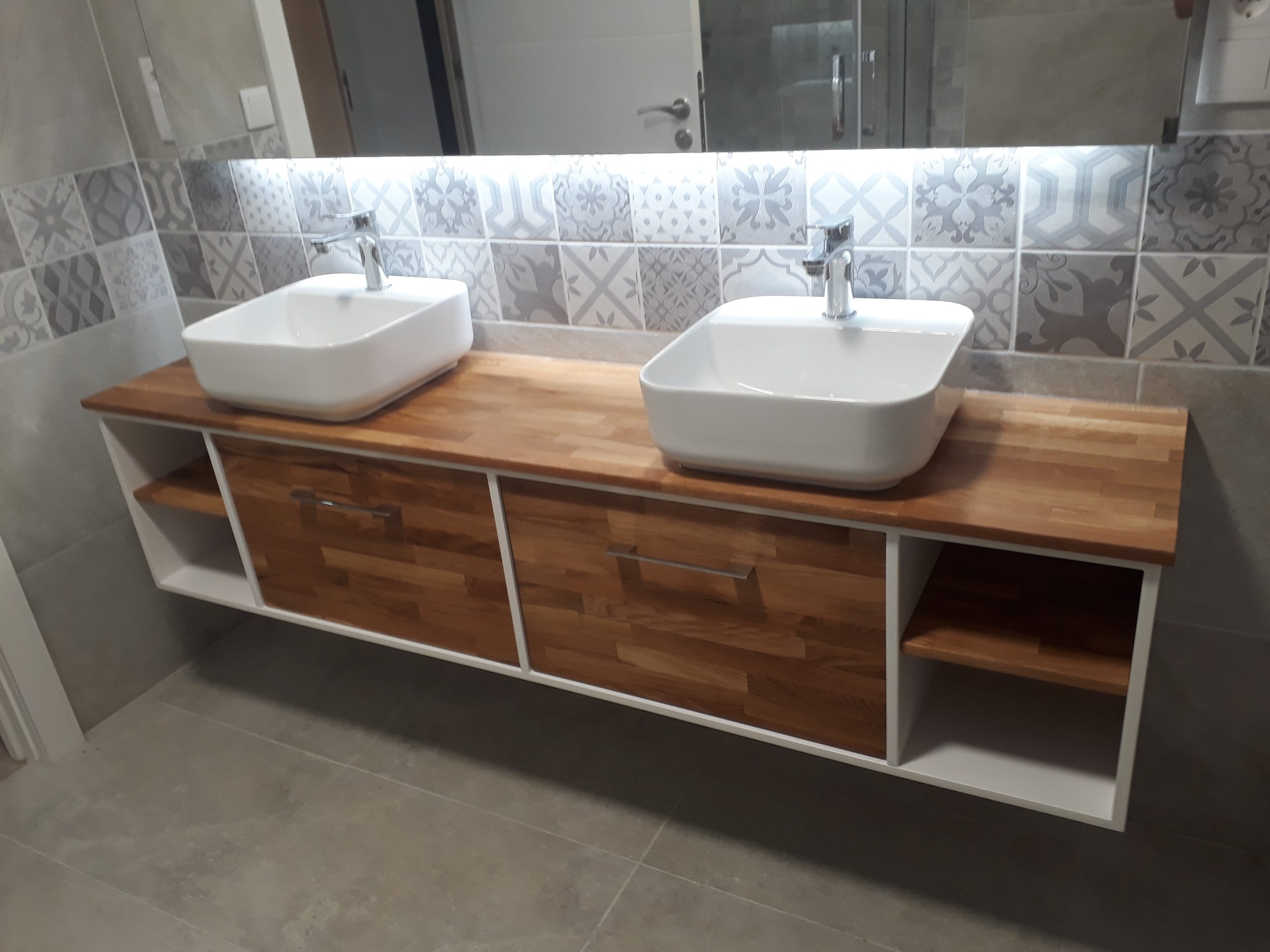 Galeria de reformas hechas en Alicante, reforma del baño, carpinteria, mueble hecho a mano