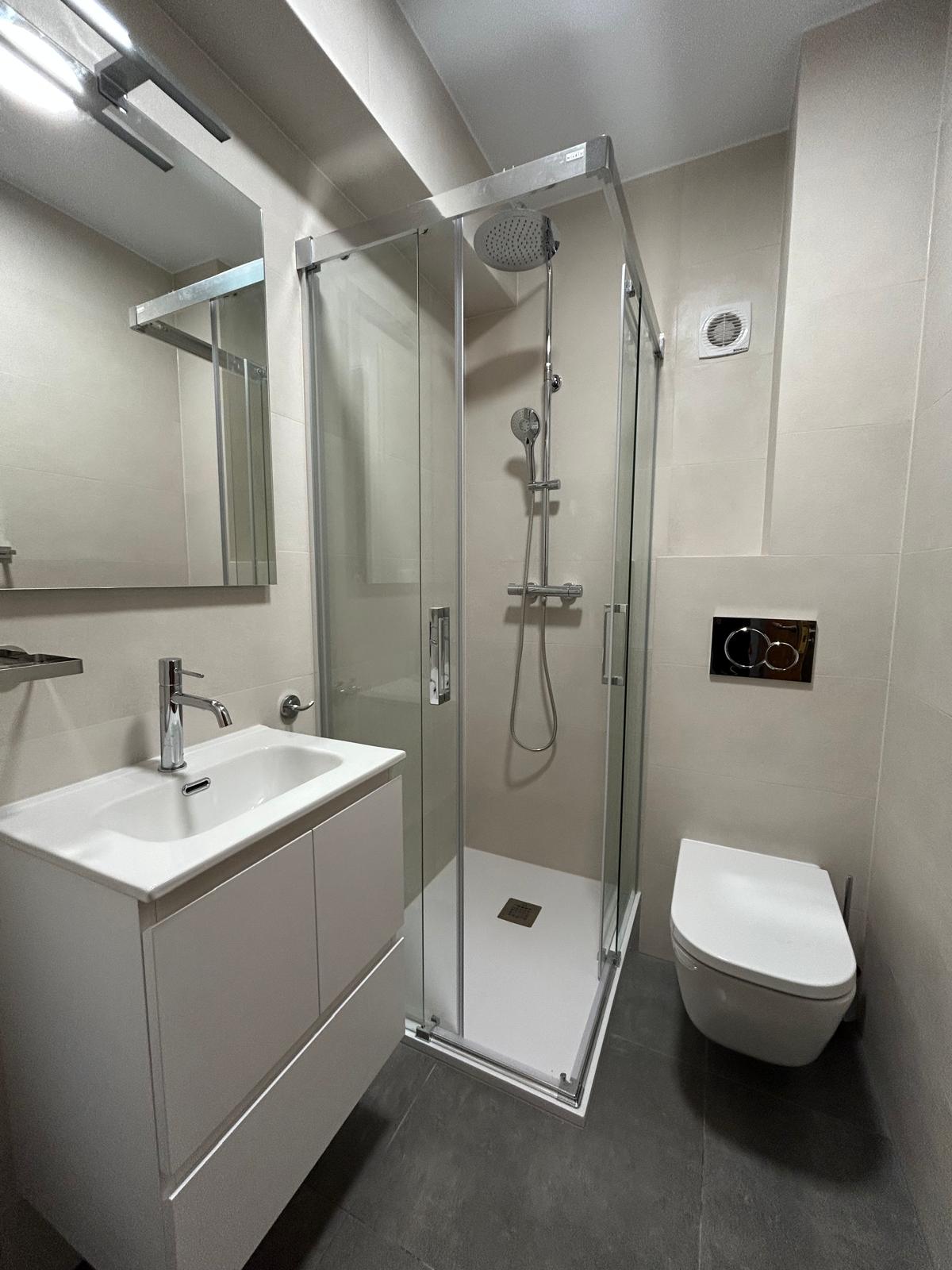 Galeria de Reformas en Alicante ANASEB baño elegante nuevo y moderno