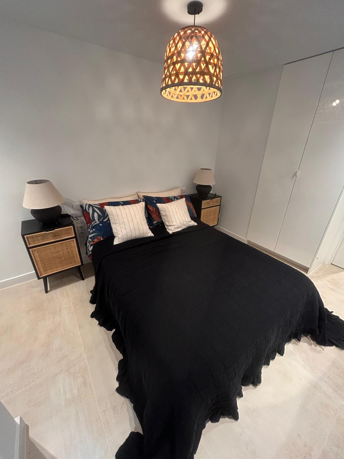 Reforma en Alicante del dormitorio la estructura y la decoración ANASEB